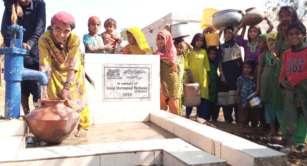 Water well in Pakistan Hamzo Mallah village in Sindh