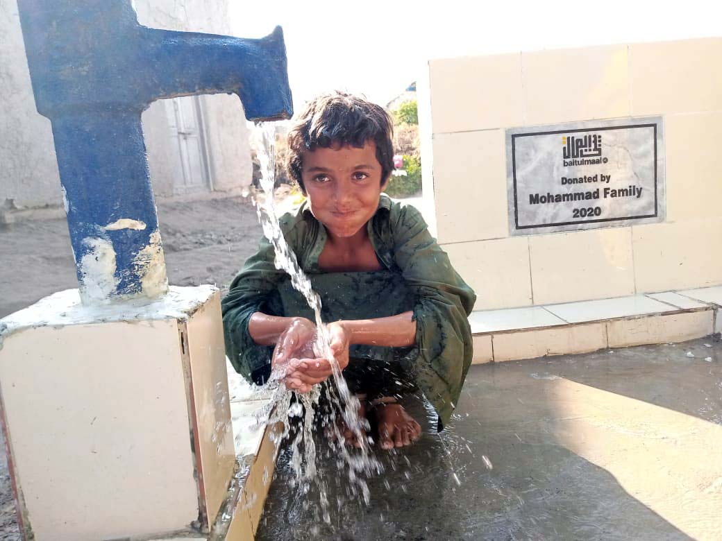 Water well in Pakistan Allah Bachayo Bhatti village in Sindh