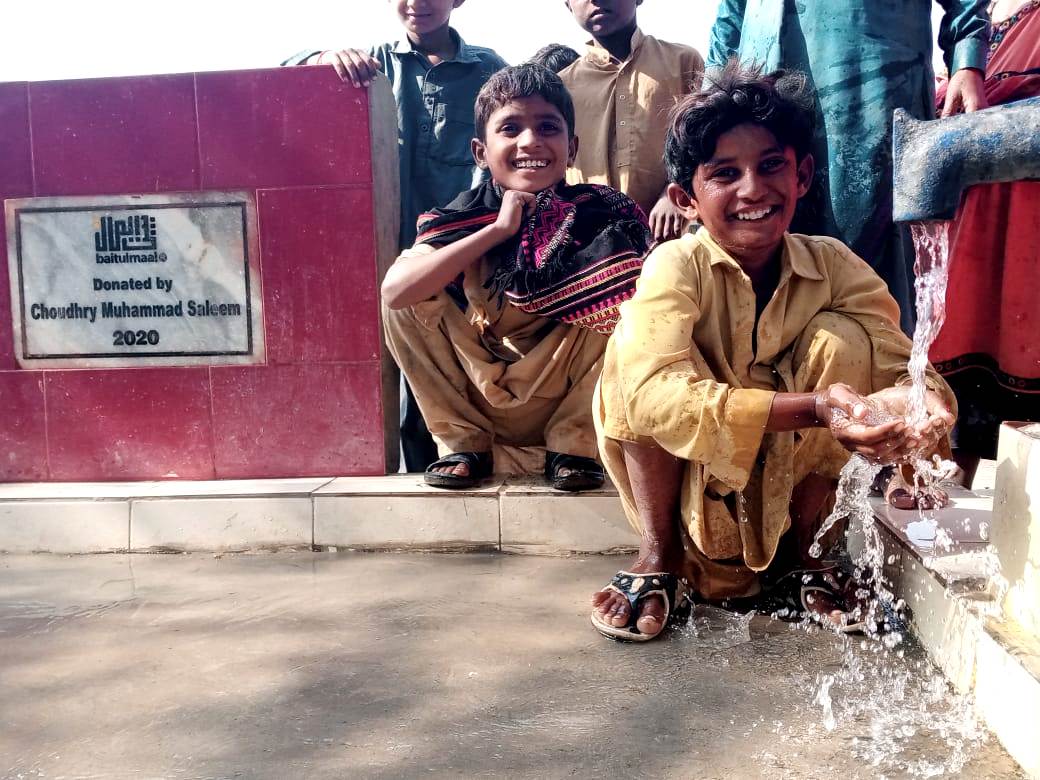 Water well in Pakistan Patail Muhammad Qasim Mallah village in Sindh