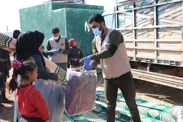 450 Displaced Families in Syria Receive Aid After Recent Storms