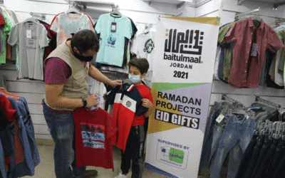 Families, Orphans in Jordan Receive Food, Financial and Clothing Assistance