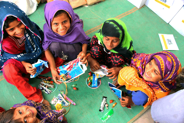 200 Families in Pakistan Celebrate Eid With Baitulmaal
