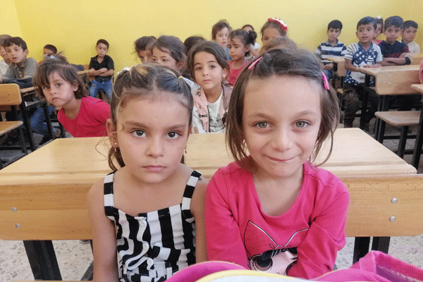900 Syrian Refugees Receive Back to School Support