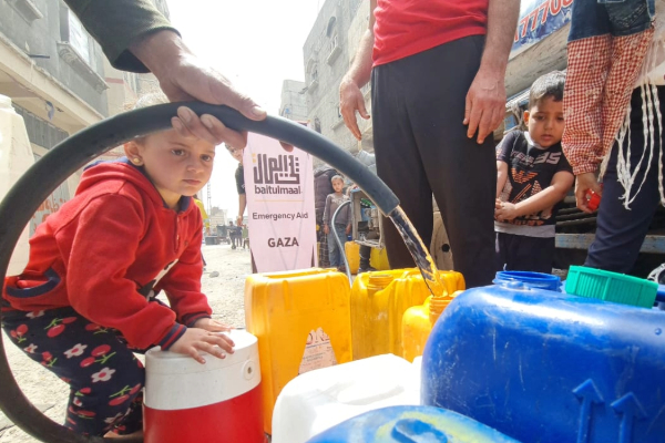 Baitulmaal Distributes Safe-Drinking Water to 10K Displaced Palestinians in Gaza