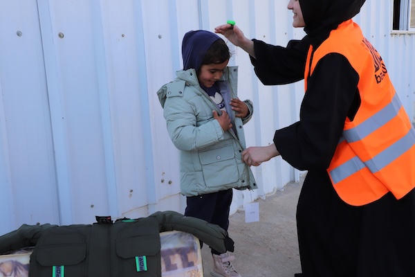  900 Families in Palestine Receive Winter Aid